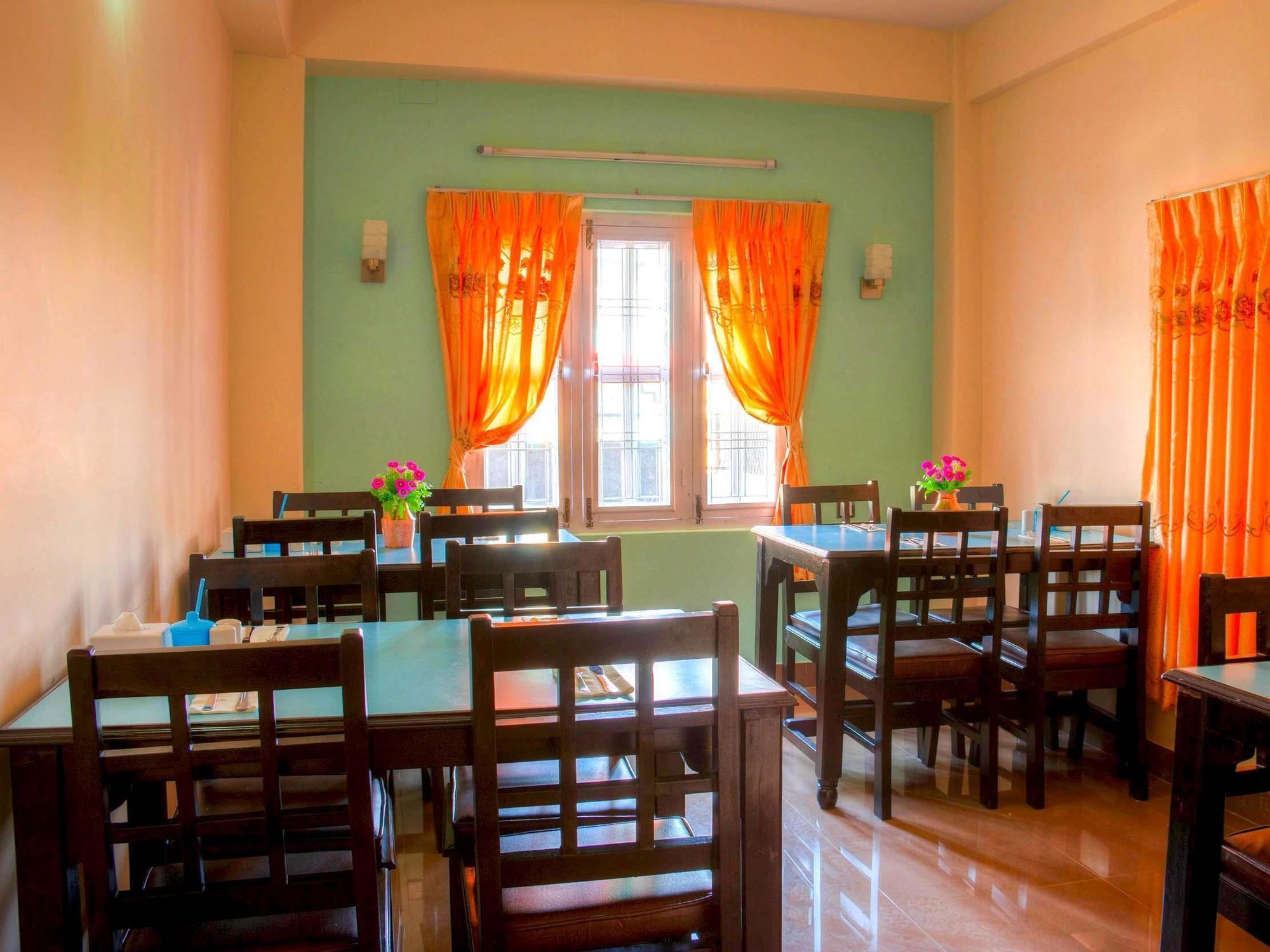 Hotel Atrium Pokhara Exterior photo